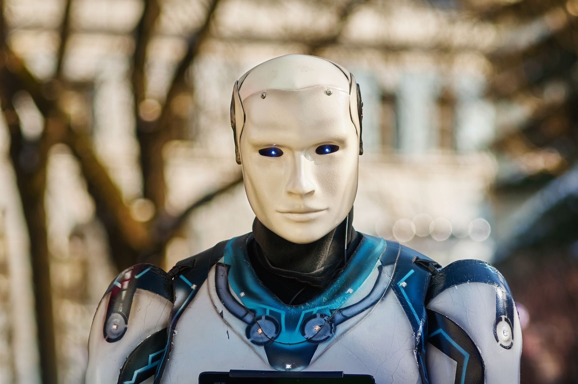 Featured image of post KI im Alltag: Warum ein humanoider Roboter in Hongkong bald 100 Spätis leiten soll