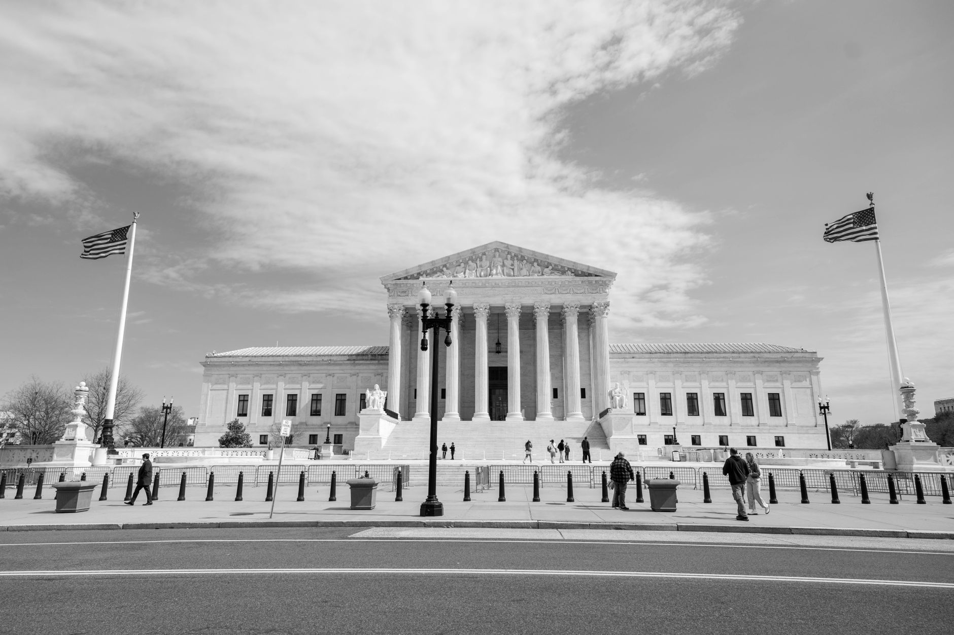 Featured image of post US Supreme Court: Standortdaten sind durch die Verfassung geschützt – Auch bei Kurzzeit-Überwachung
