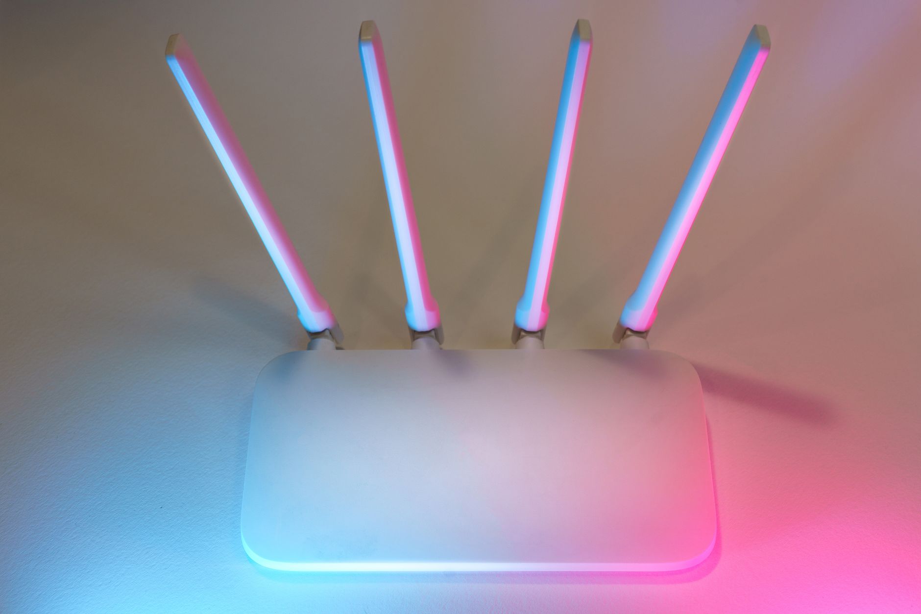Featured image of post VLAN-Setup: Router, Switch und Dienste auf einer Kiste konsolidieren – oder doch besser separates UniFi-Kit?