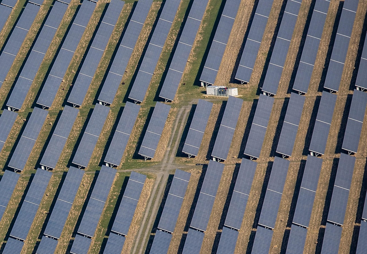 Dynamische Stromtarife mit Photovoltaik: Der Wechselrichter-Wirkungsgrad entscheidet