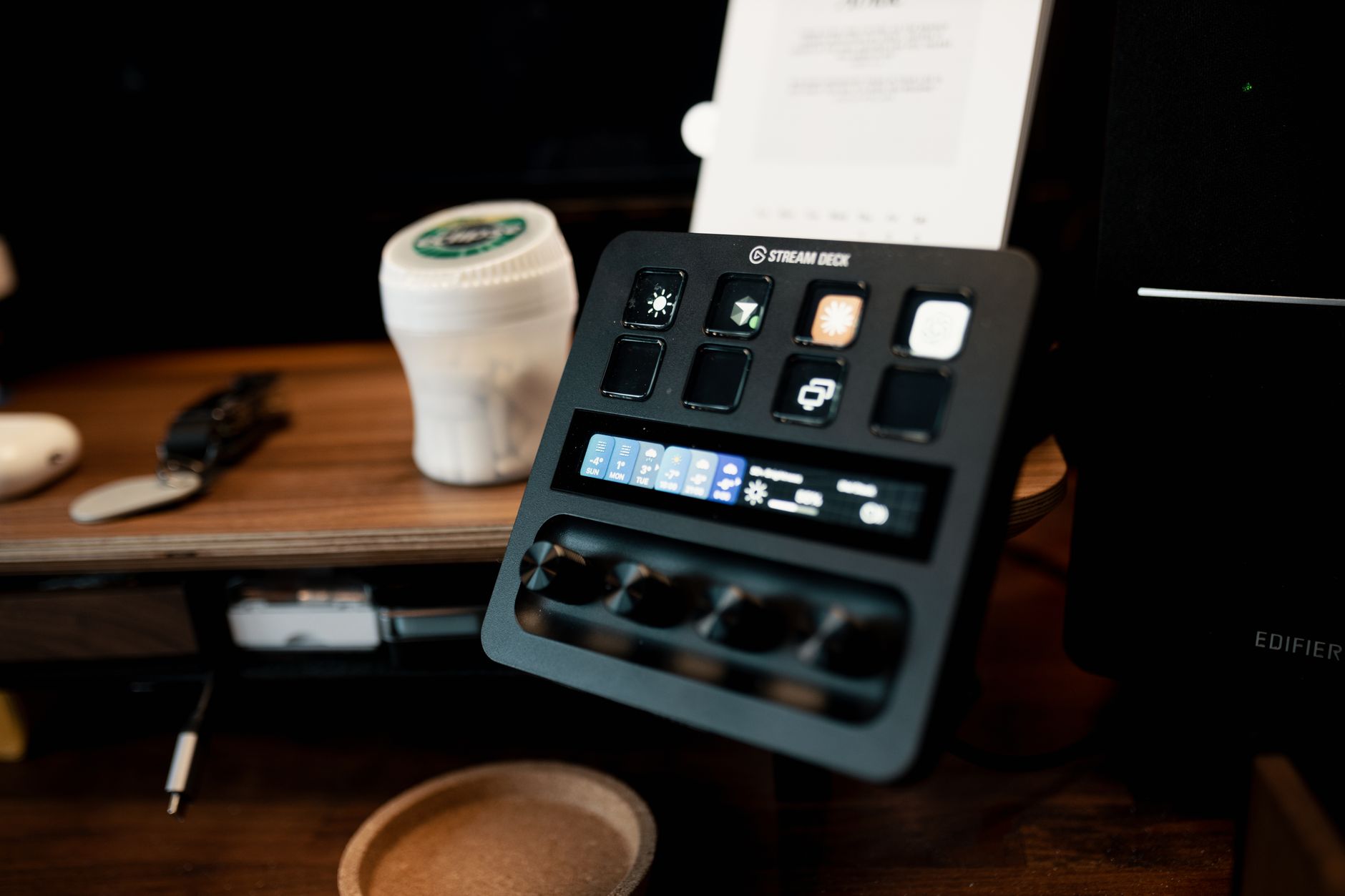 Featured image of post Open-Source-Streamdeck selbst gebaut: Decky auf dem Elecrow CrowPanel 7 Zoll