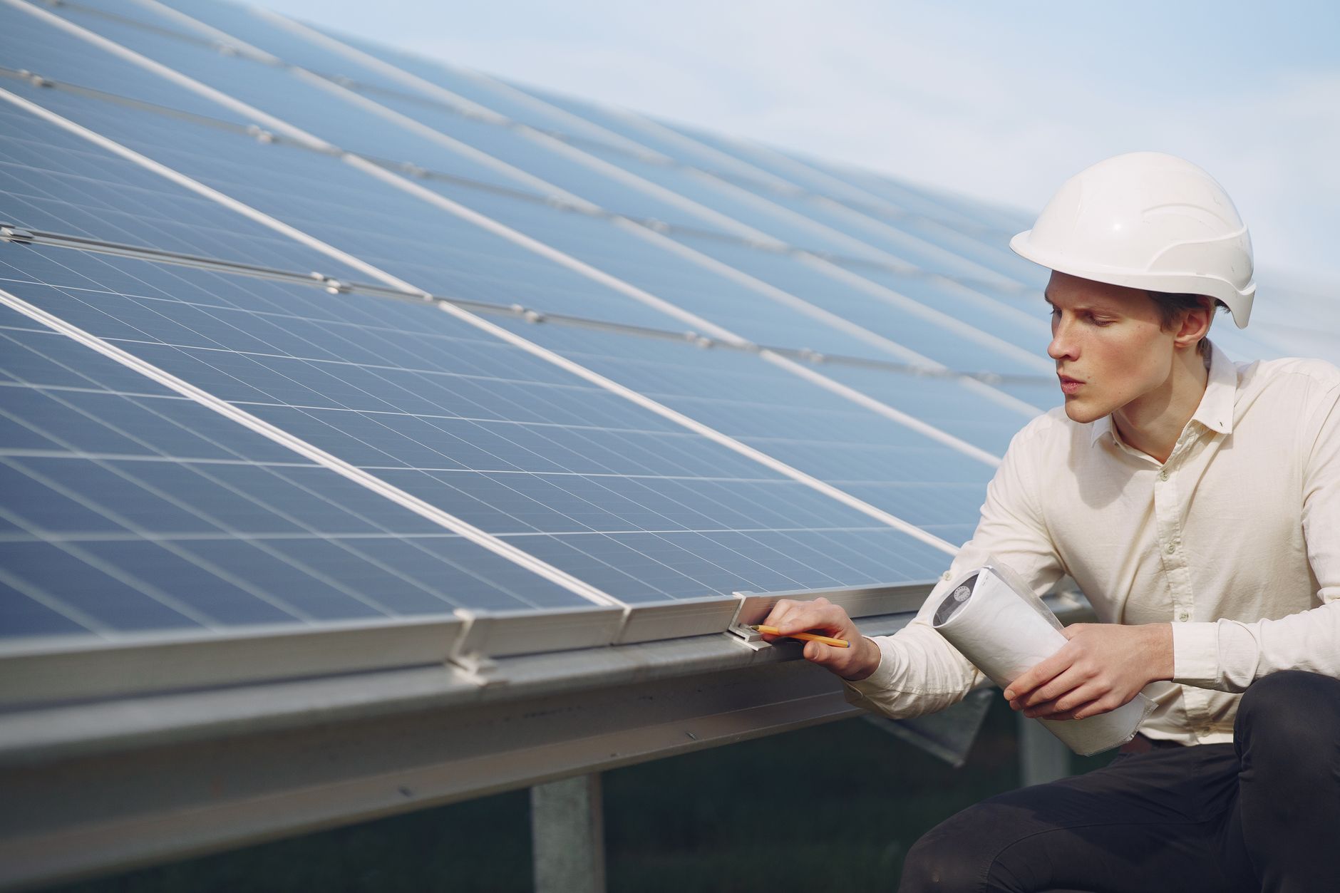 Featured image of post Photovoltaik Praxis: Wie dezentrale Solarsysteme und Speicher resilient gegen Stromausfall machen
